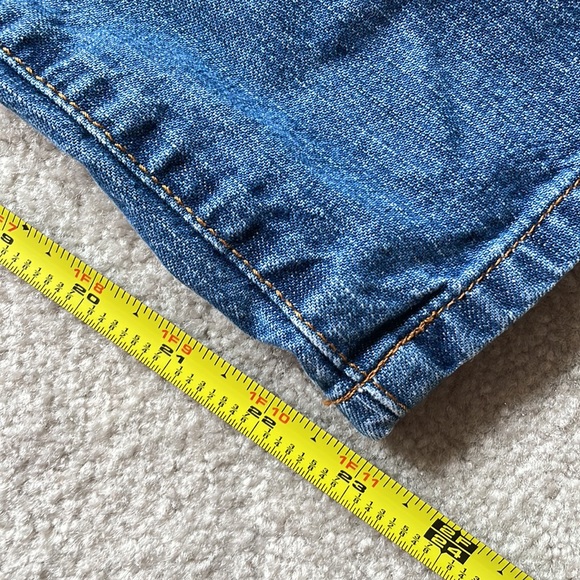 Lucky Brand Men's Cropped Jeans - Picture 9 of 9